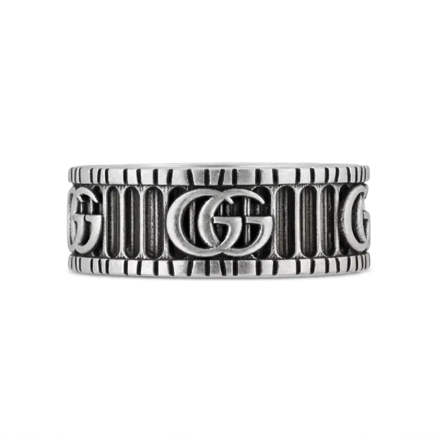 Soft Refined Band Ring