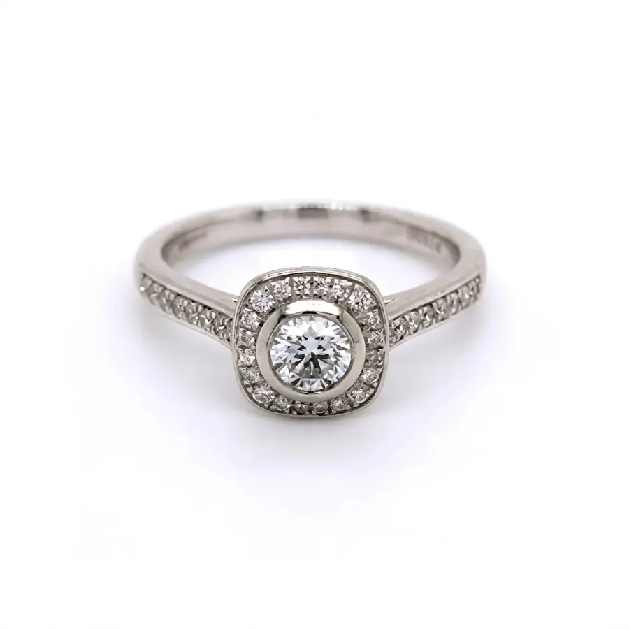 Great White Gold Signature Piece